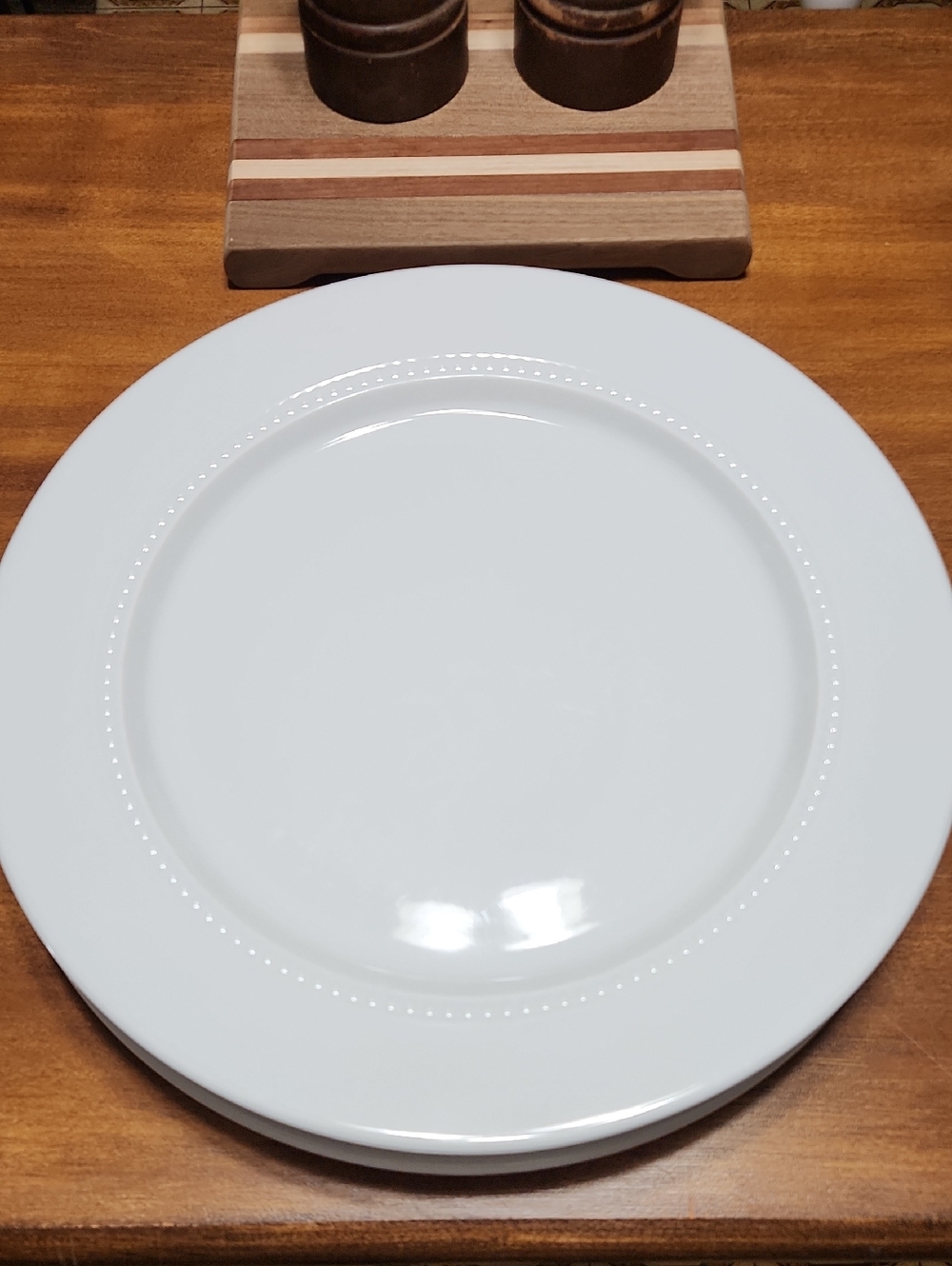 Threshold dinnerplates.